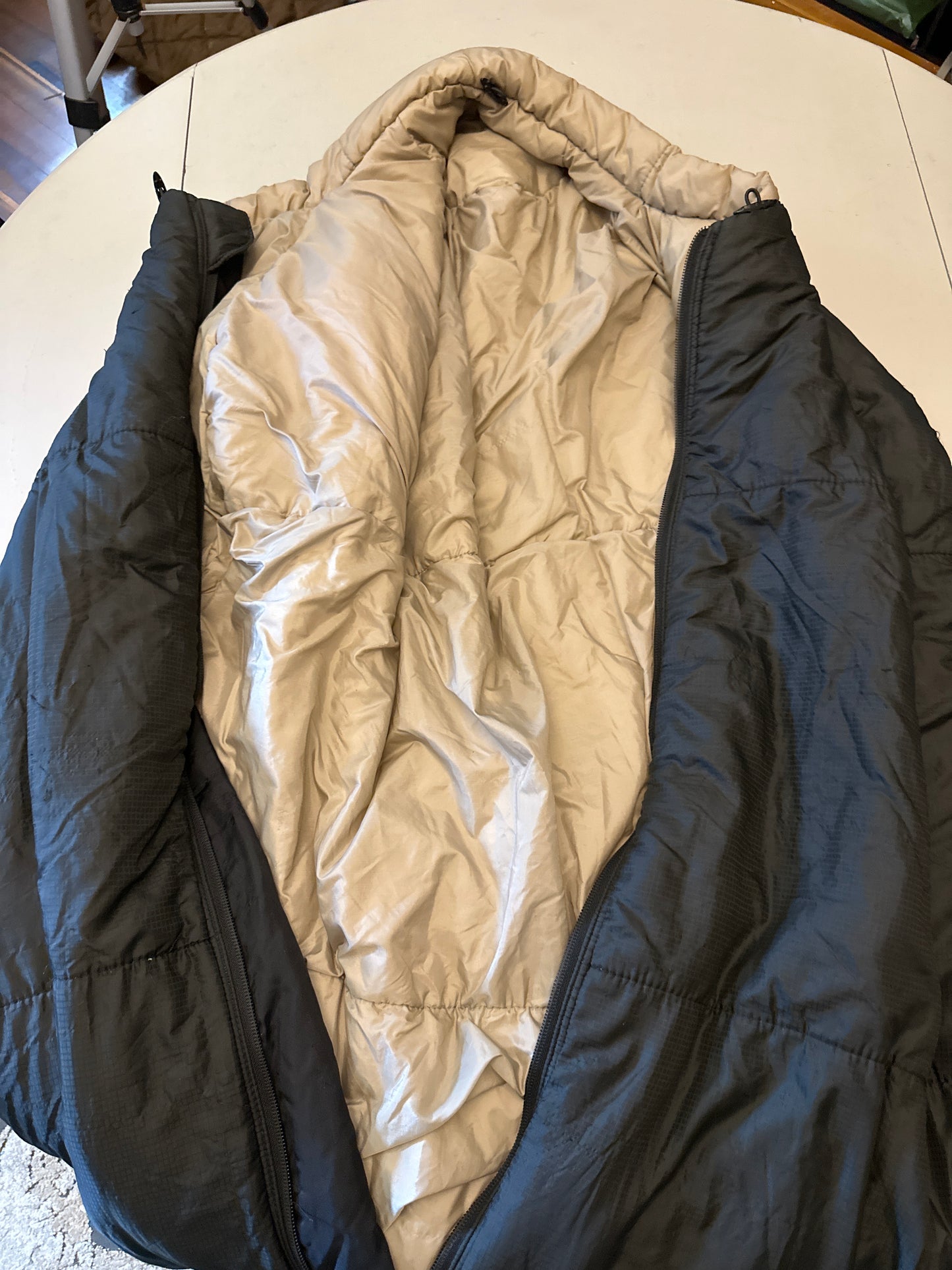 Military Surplus, Type II Cold Weather Center Zip, Sleeping Bag, Outer; 5F to 15F