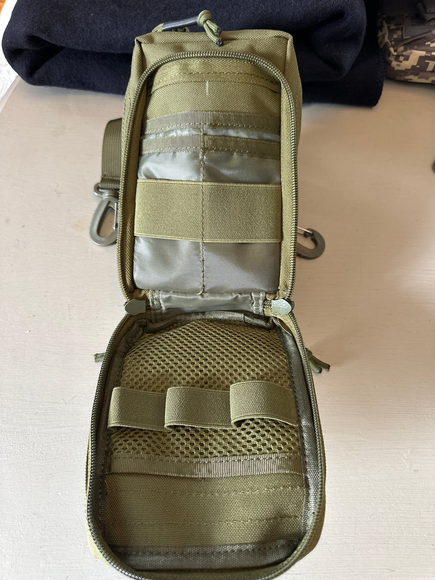 Side pouch with strap