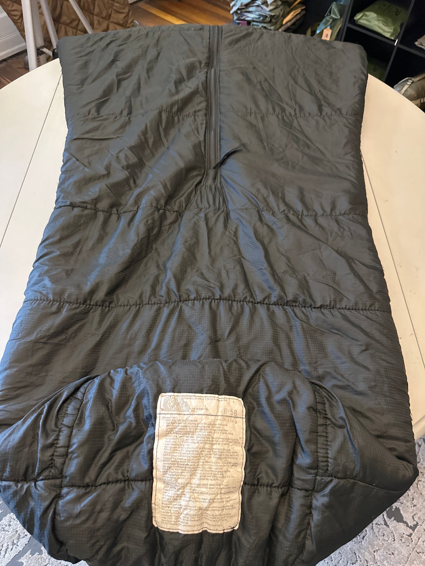 Military Surplus, Type II Cold Weather Center Zip, Sleeping Bag, Outer; 5F to 15F